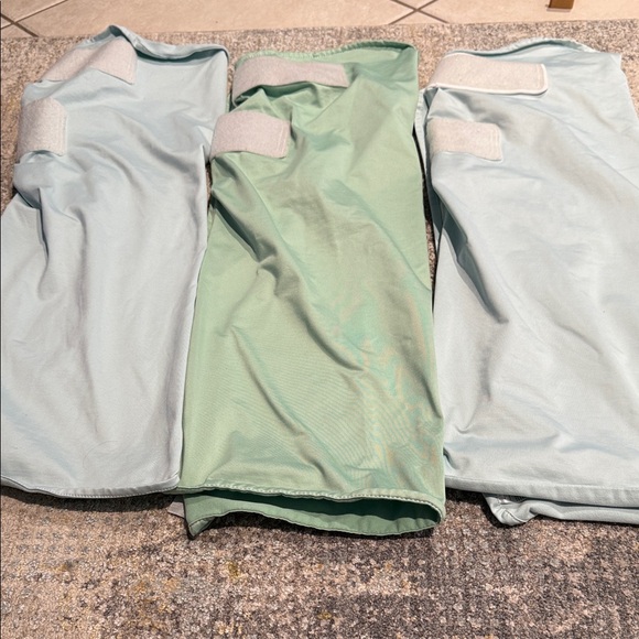 Ollie Swaddle Set in Green and Light Blue - Picture 2 of 4